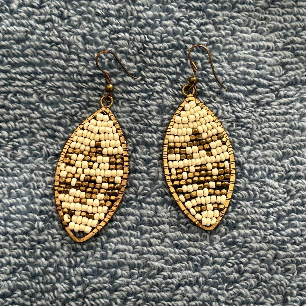 Awesome Artisan Beaded Dangle Pierced Earrings White & Gold  / Bronze Tone Beads